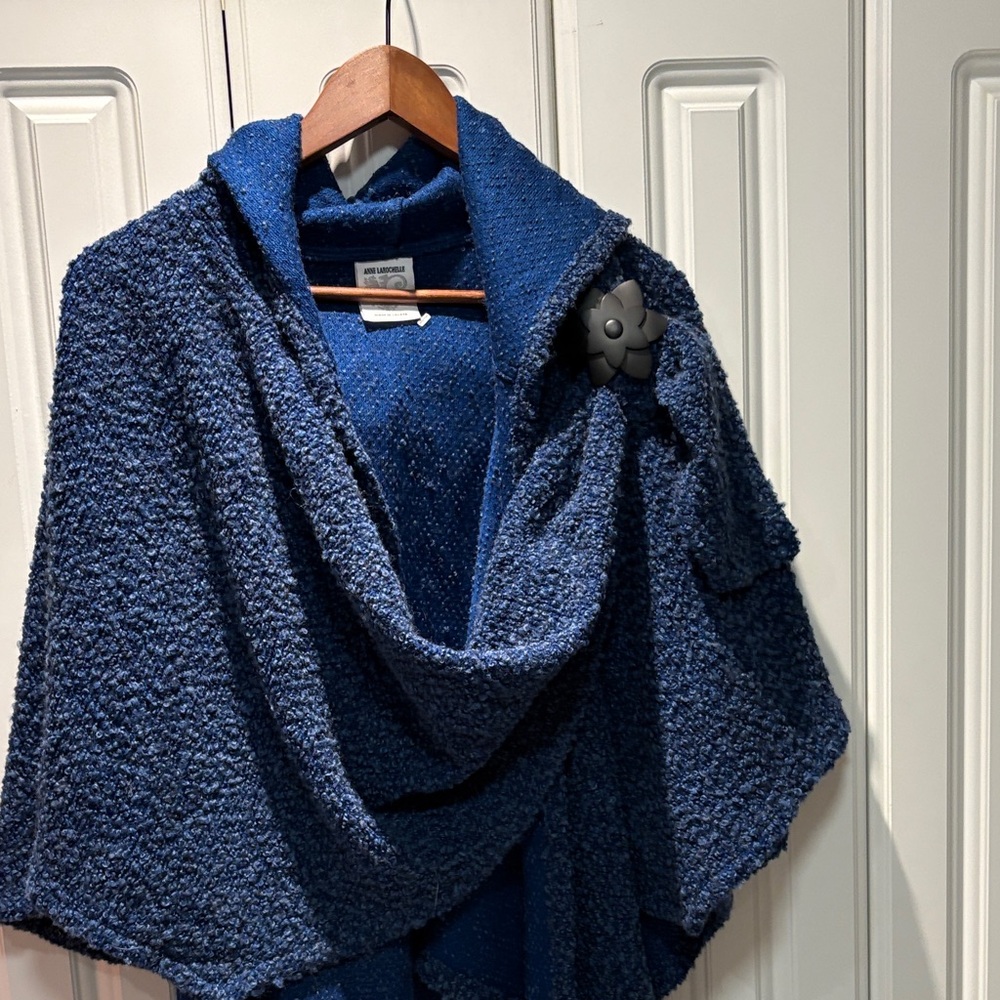 Elegant Navy Blue Women's Cape